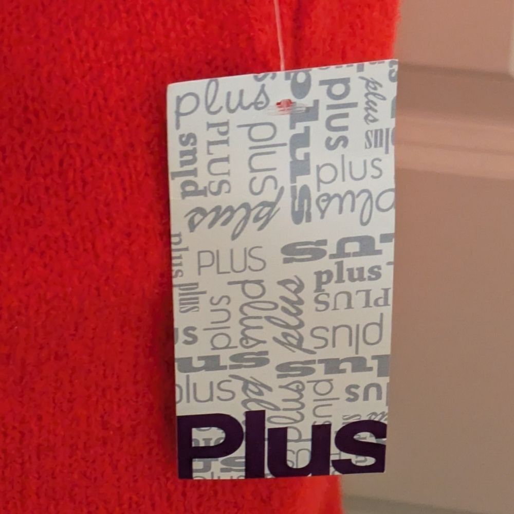 NWT Cupcakes and Cashmere 2X Red and Pink Statement Heart Knit Sweater - Picture 8 of 8